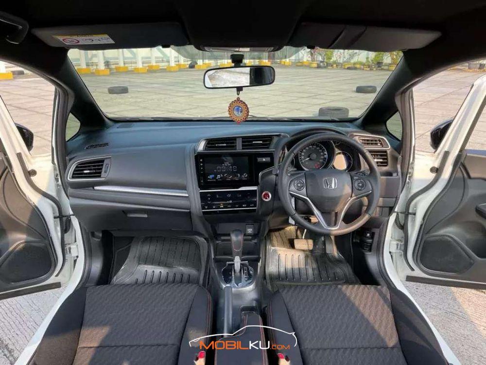 Mobil Honda Jazz 2019