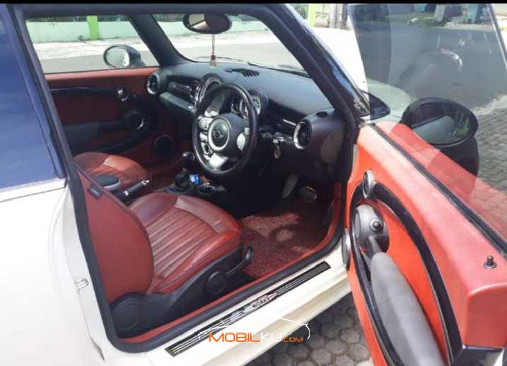 Mobil MINI 3-Door 2010