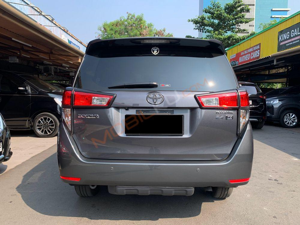 Mobil Toyota Kijang Innova 2022
