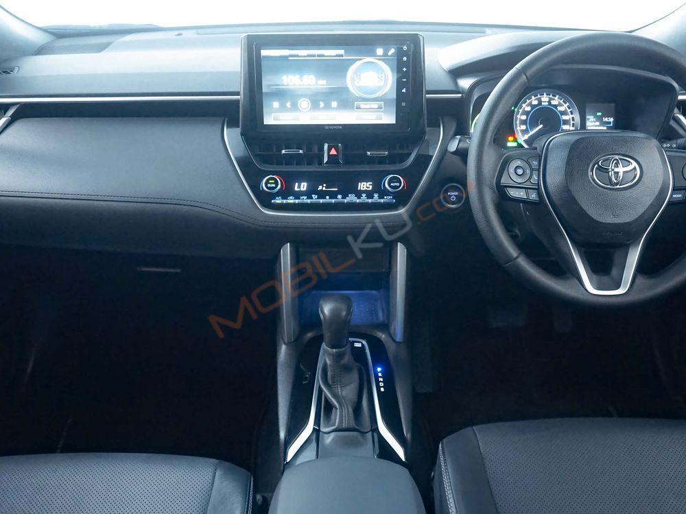 Mobil Toyota Corolla Cross 2022