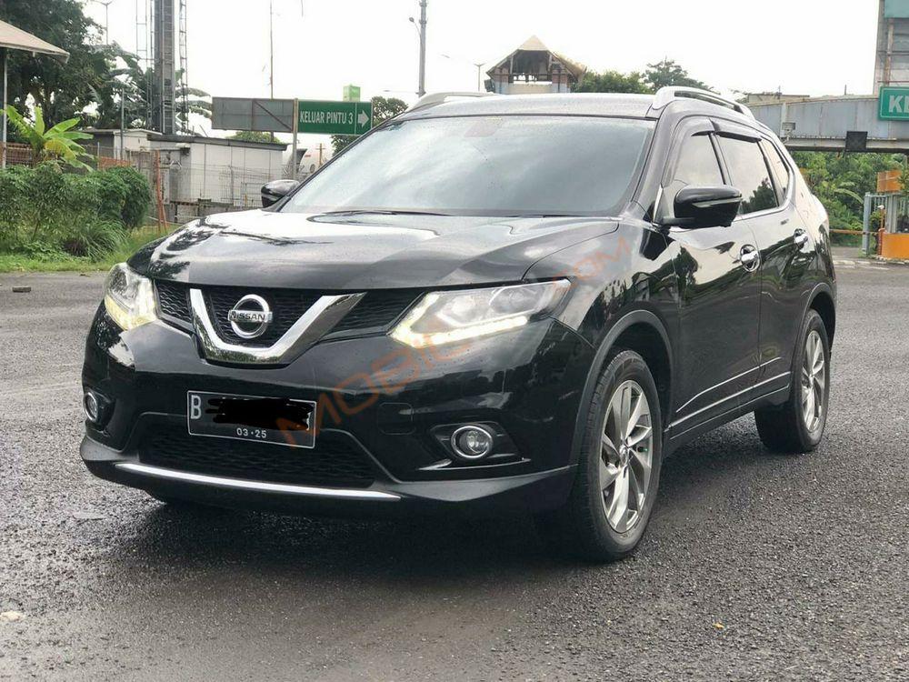 Mobil Nissan X-Trail 2015