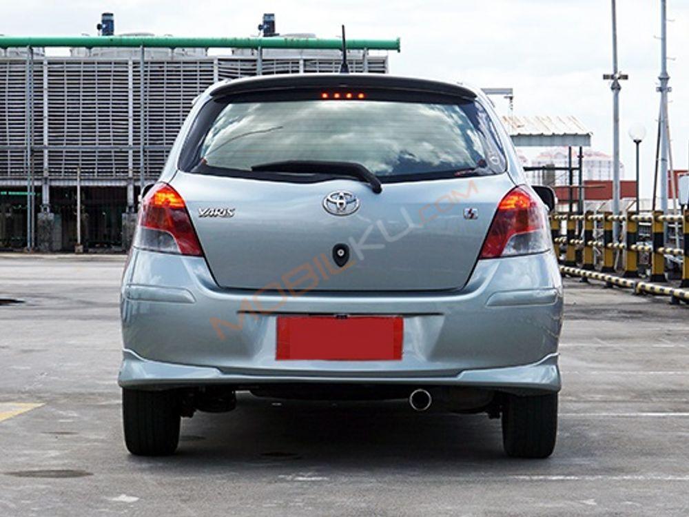 Mobil Toyota Yaris 2010