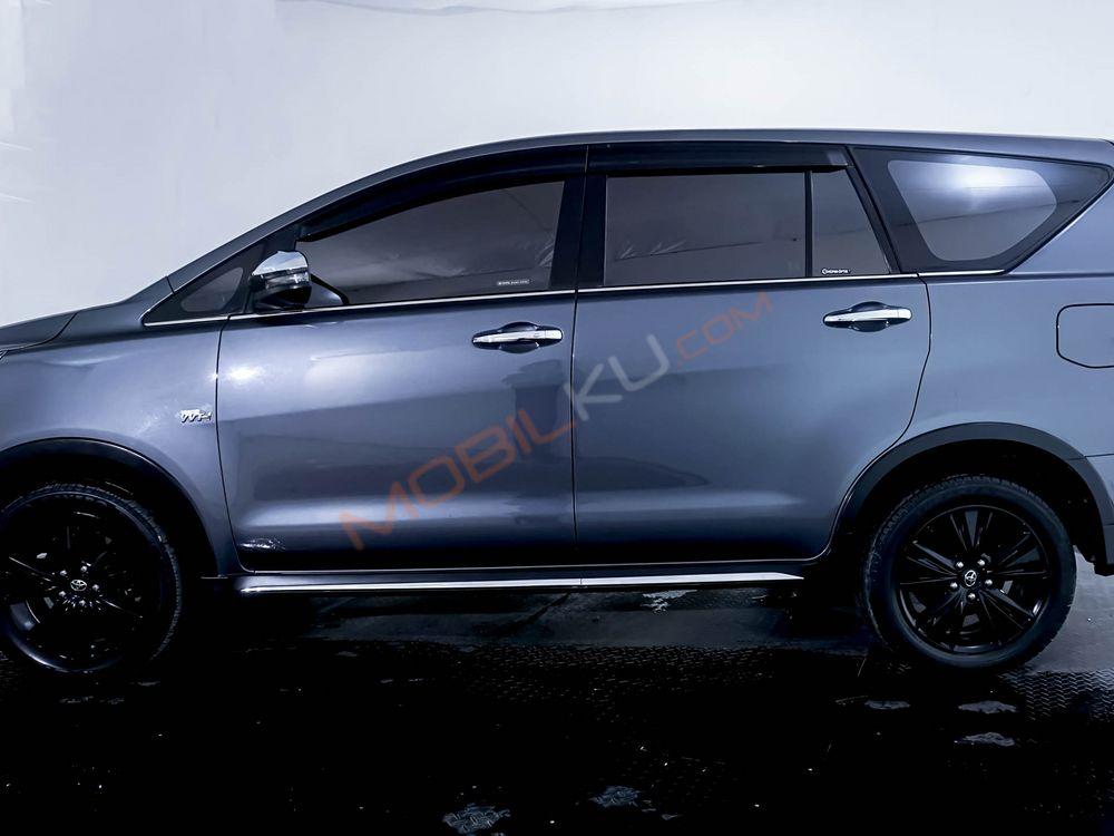 Mobil Toyota Kijang Innova 2020