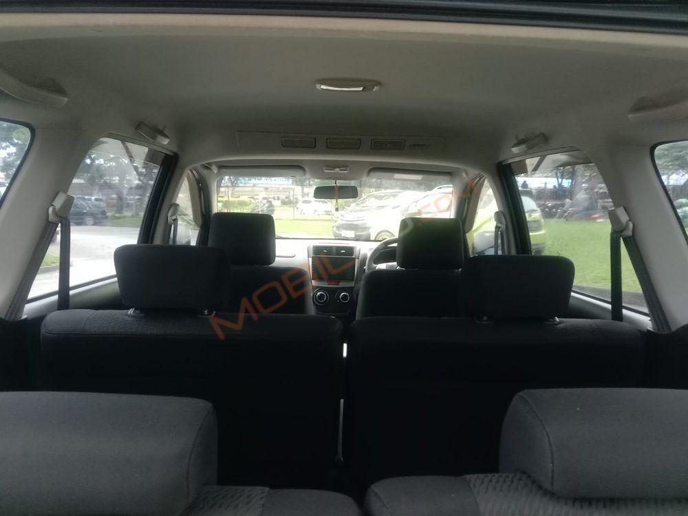 Mobil Toyota Avanza 2014