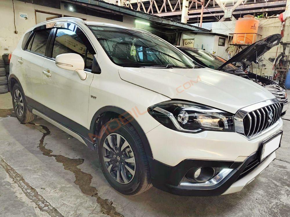 Mobil Suzuki SX4 2018