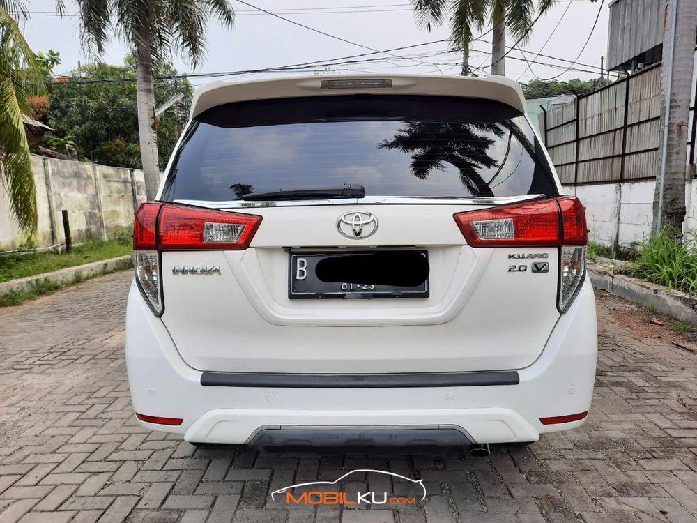Mobil Toyota Kijang Innova 2017