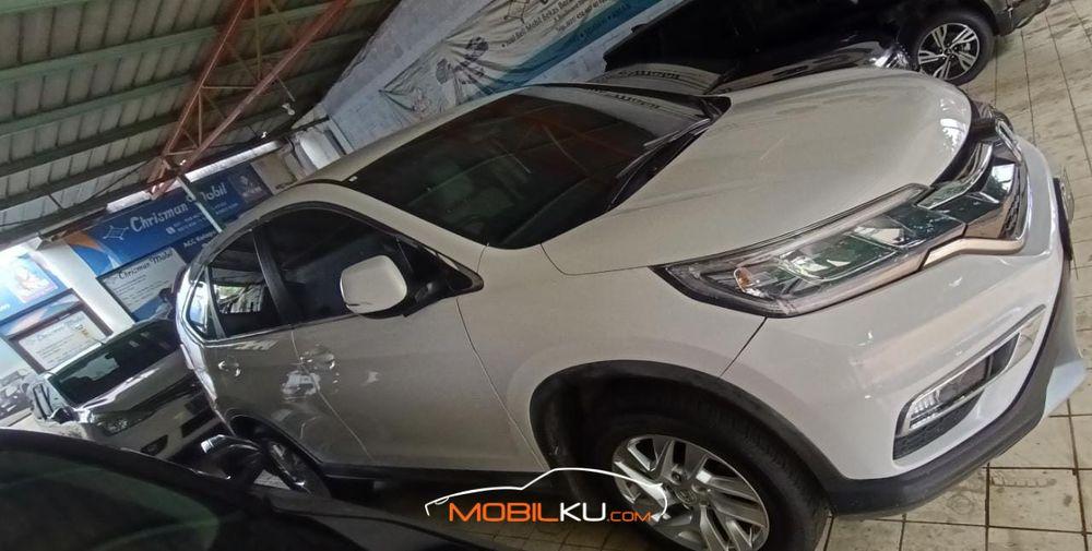 Mobil Honda CR-V 2015
