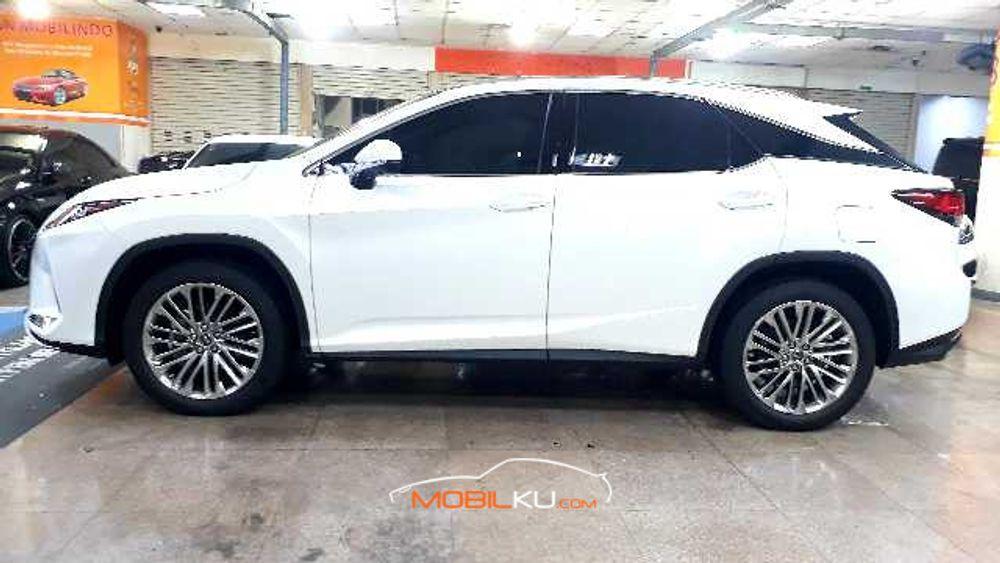 Mobil Lexus RX 2020