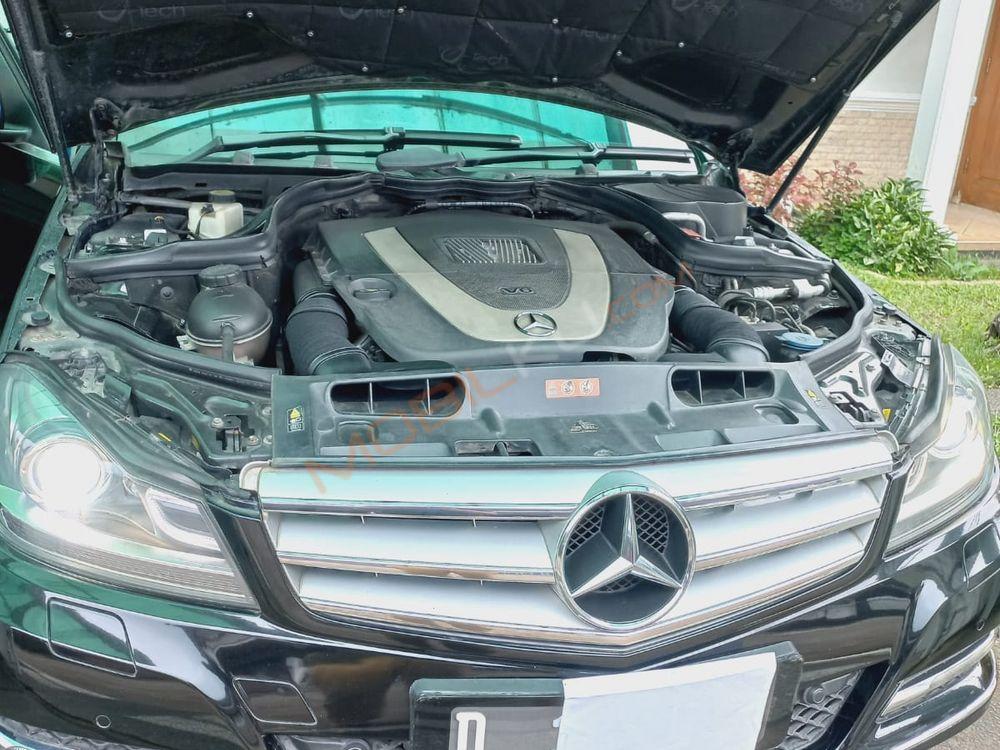 Mobil Mercedes-Benz C-Class 2012