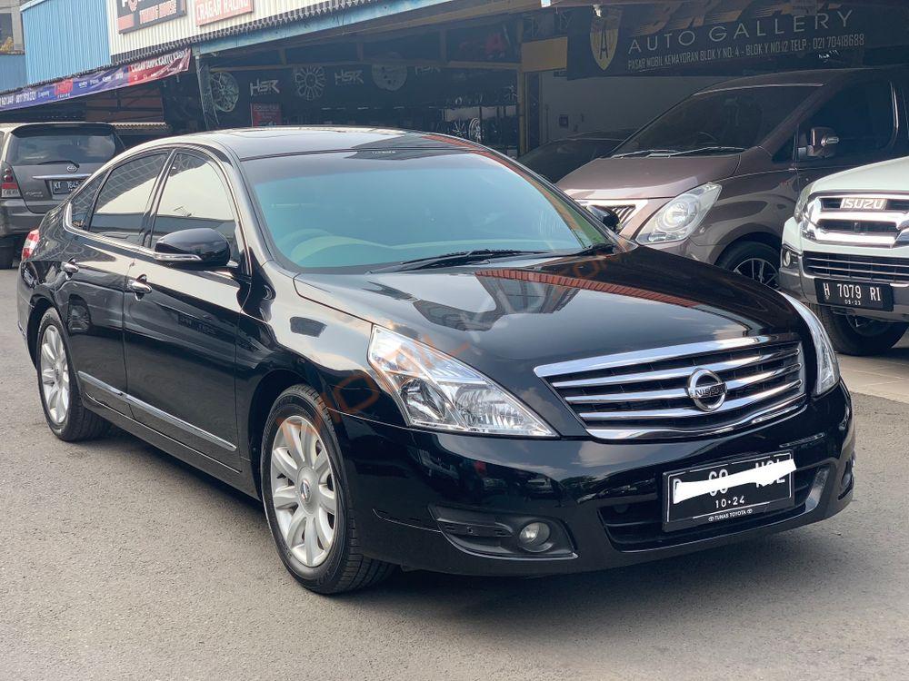 Mobil Nissan Teana 2010