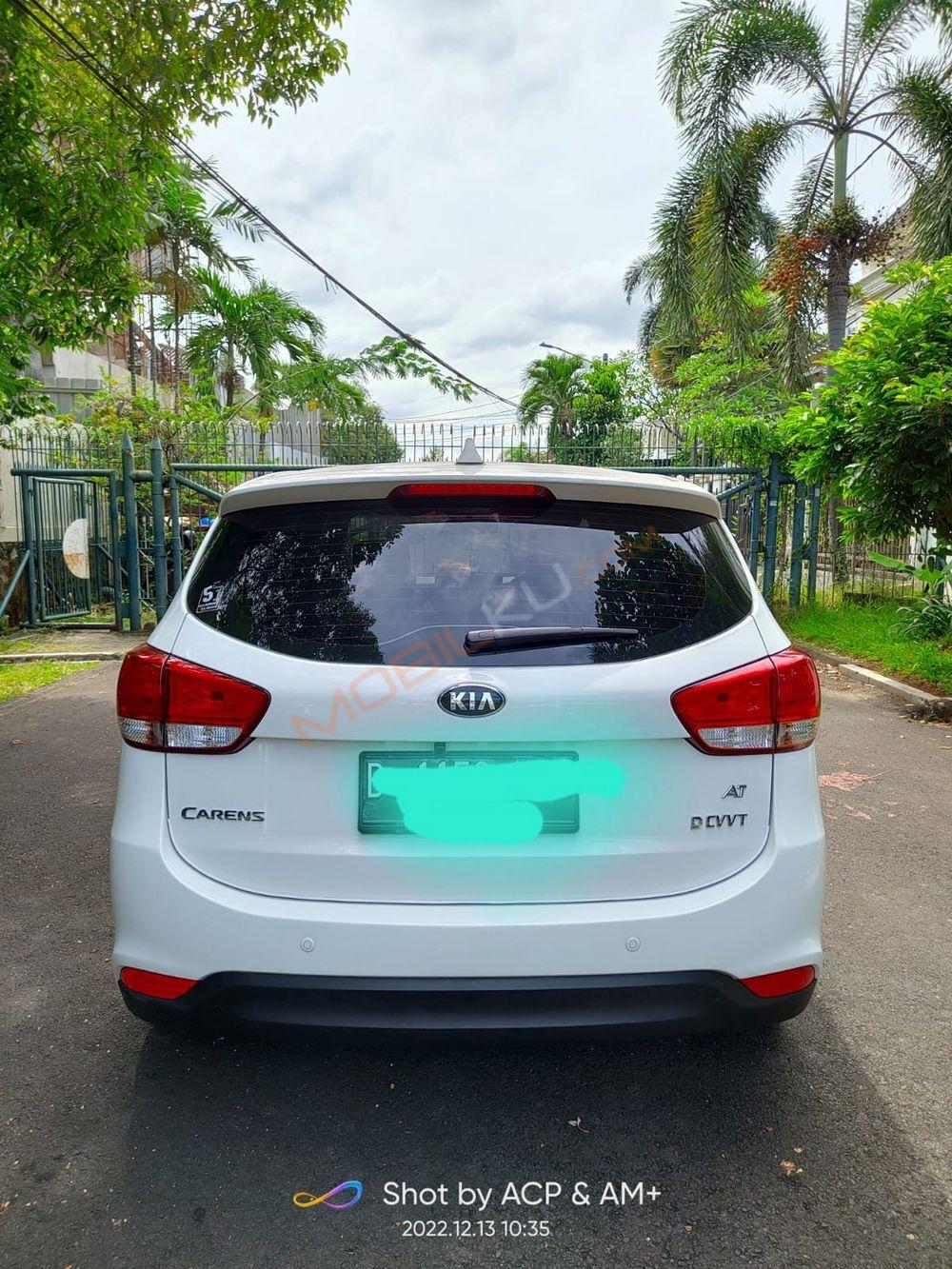 Mobil Kia Carens 2013