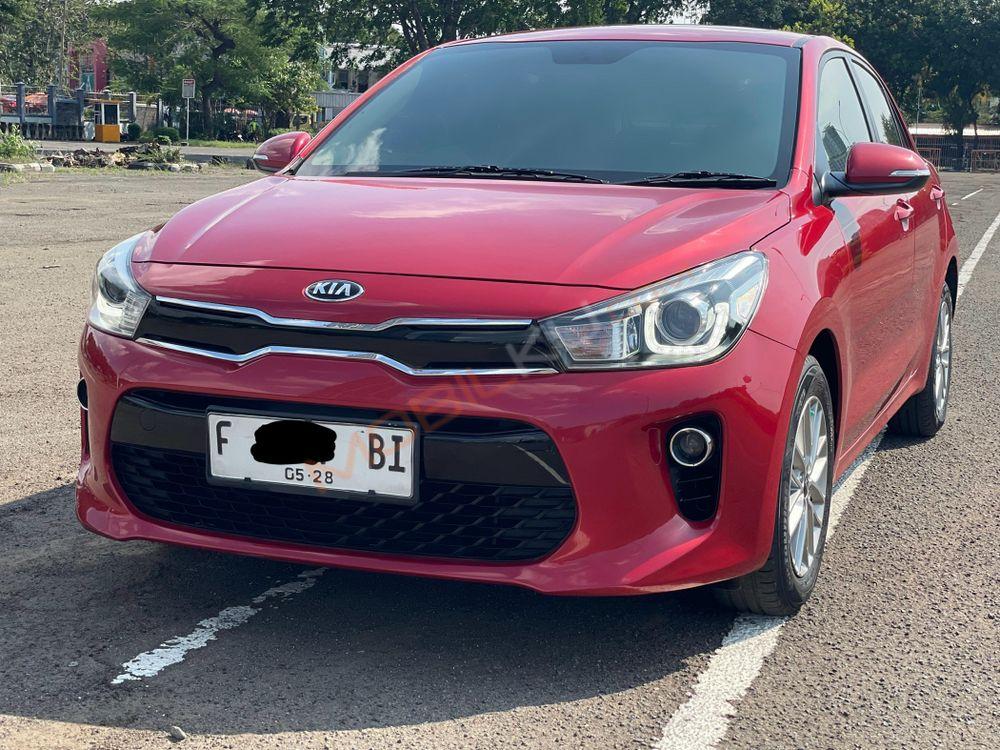 Mobil Kia Rio 2017