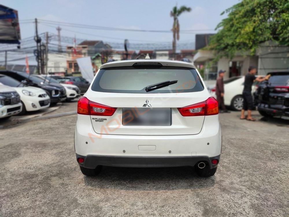 Mobil Mitsubishi Outlander Sport 2016