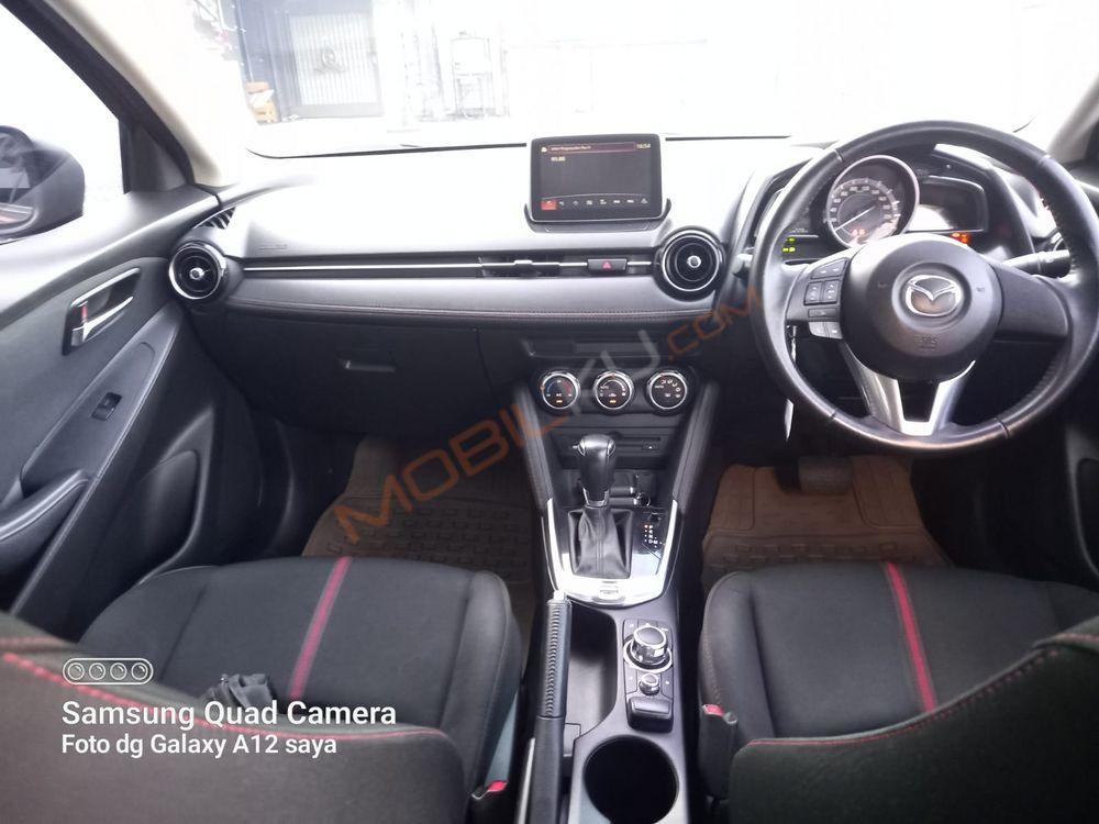 Mobil Mazda 2 Hatchback 2016