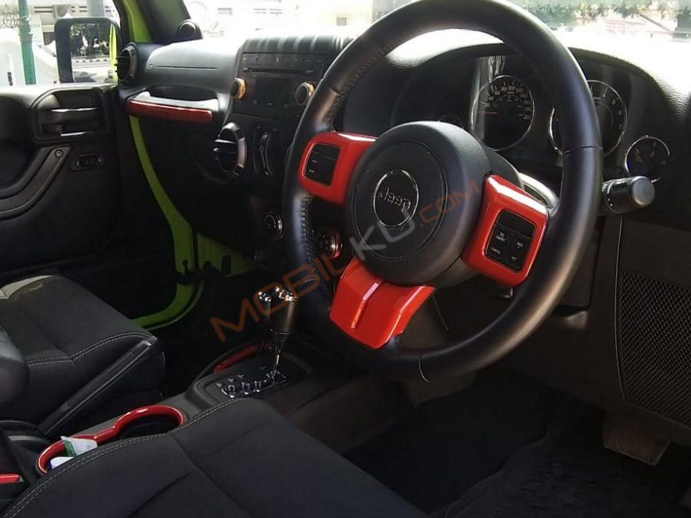 Mobil Jeep Wrangler 2012