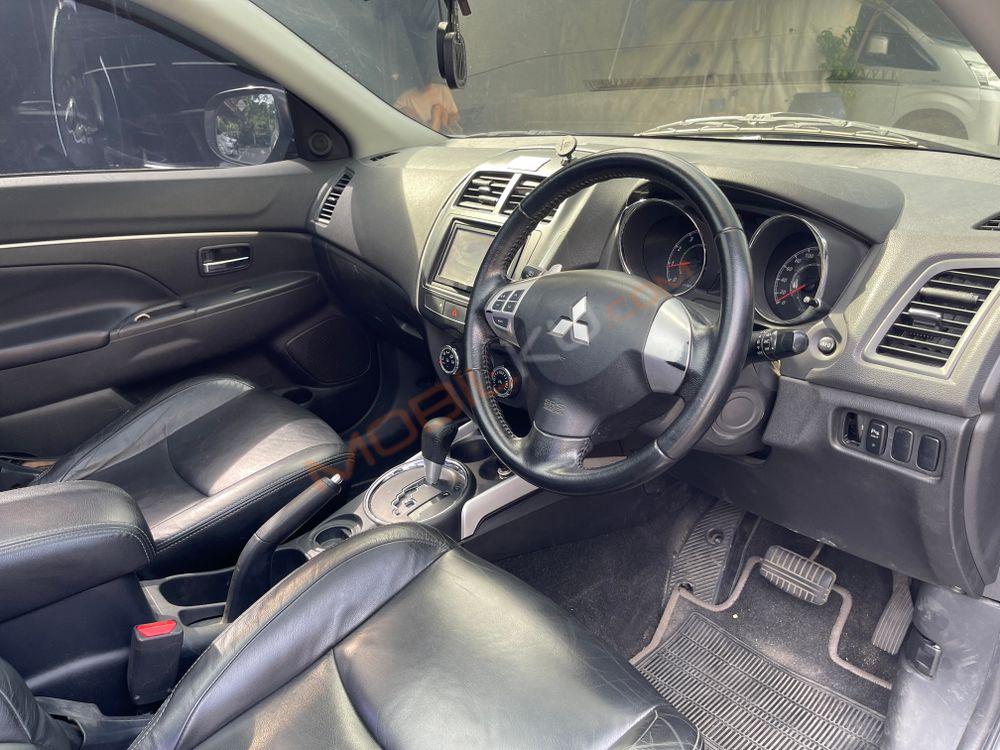 Mobil Mitsubishi Outlander Sport 2012