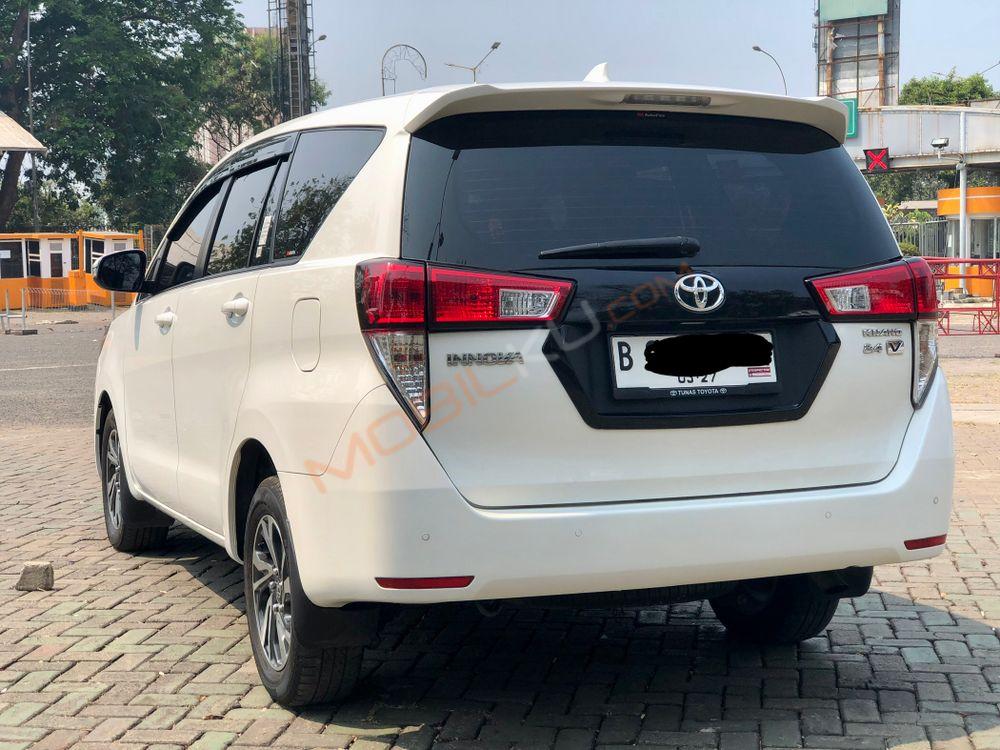 Mobil Toyota Kijang Innova 2022