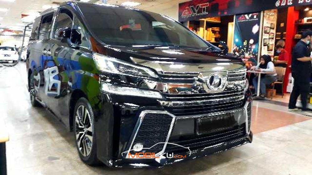 Mobil Toyota Vellfire 2016