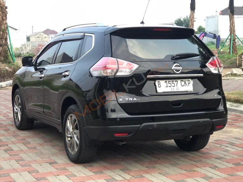 Mobil Nissan X-Trail 2015