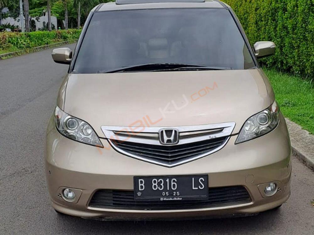 Mobil Honda Elysion 2005