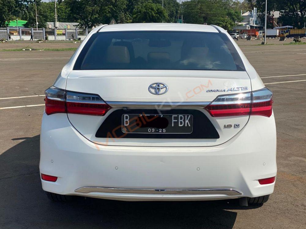 Mobil Toyota Corolla 2017