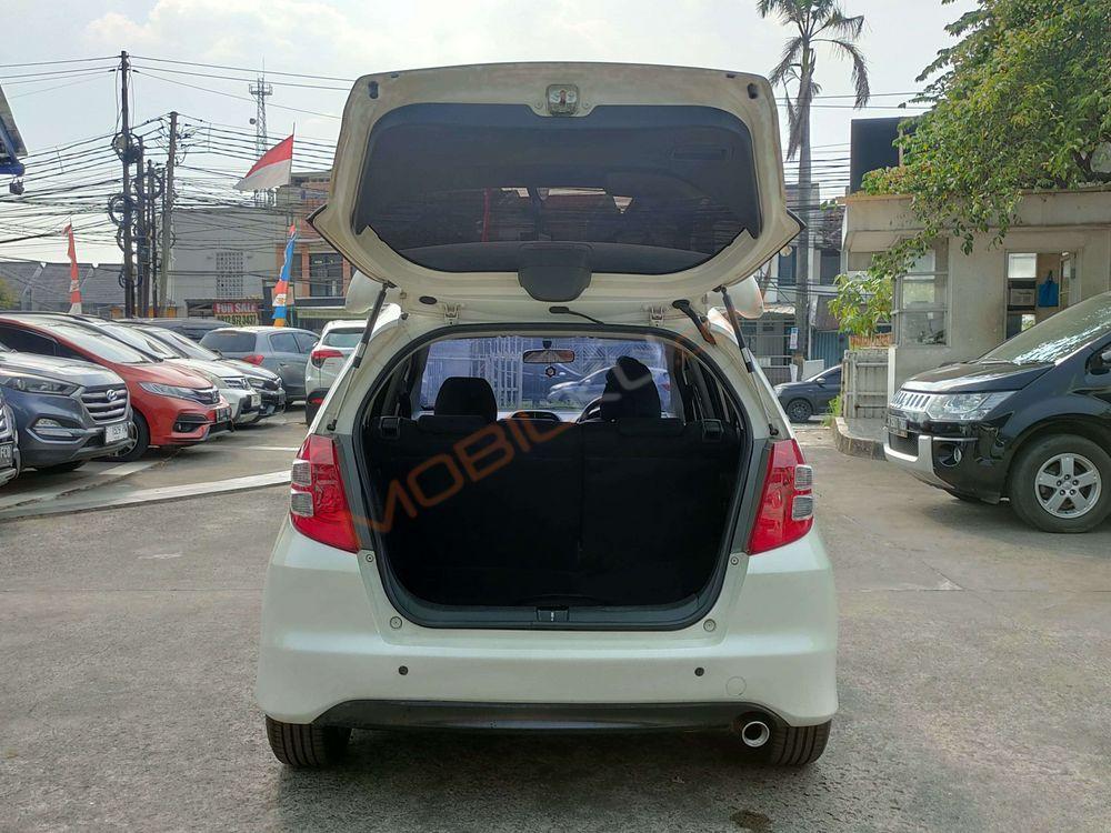 Mobil Honda Jazz 2010
