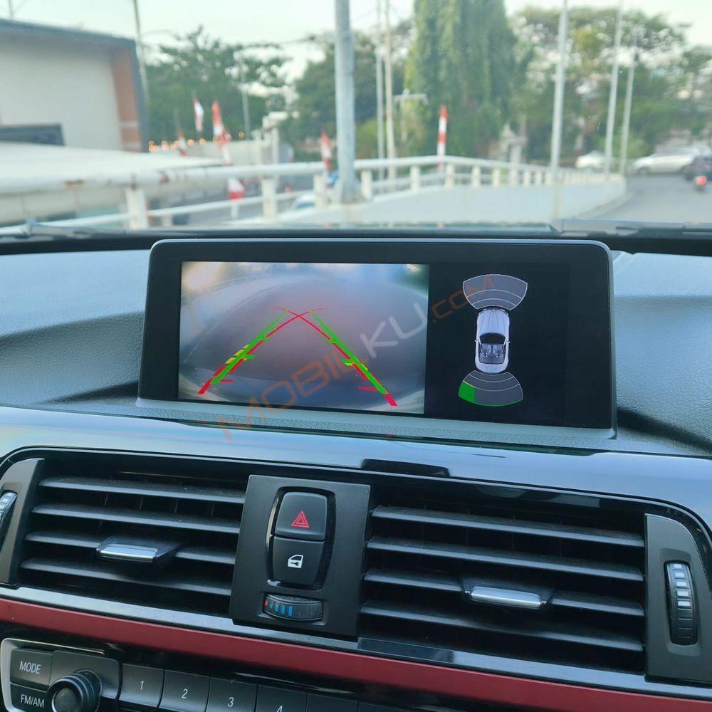 Mobil BMW 3 Series 2014