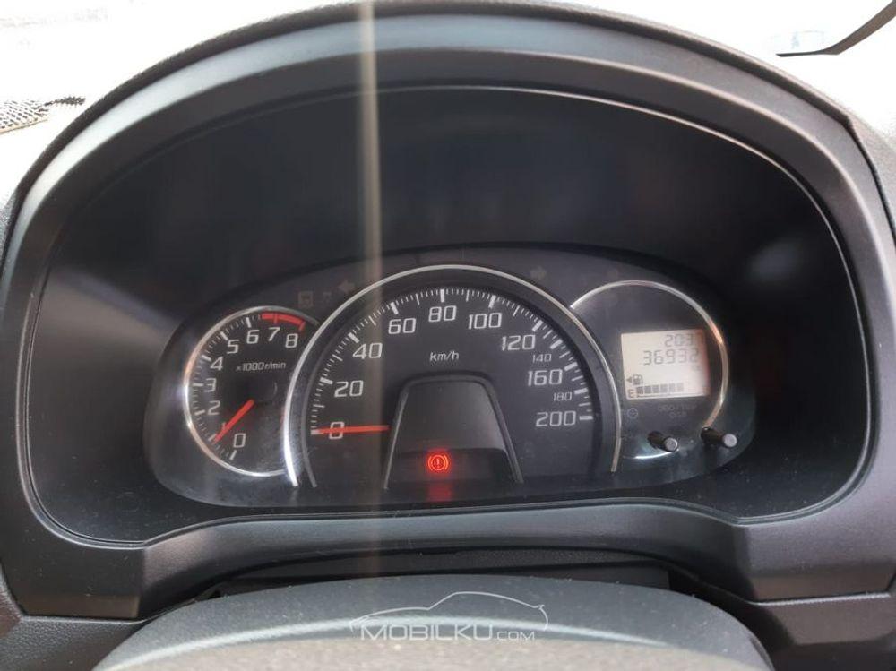 Mobil Toyota Agya 2016