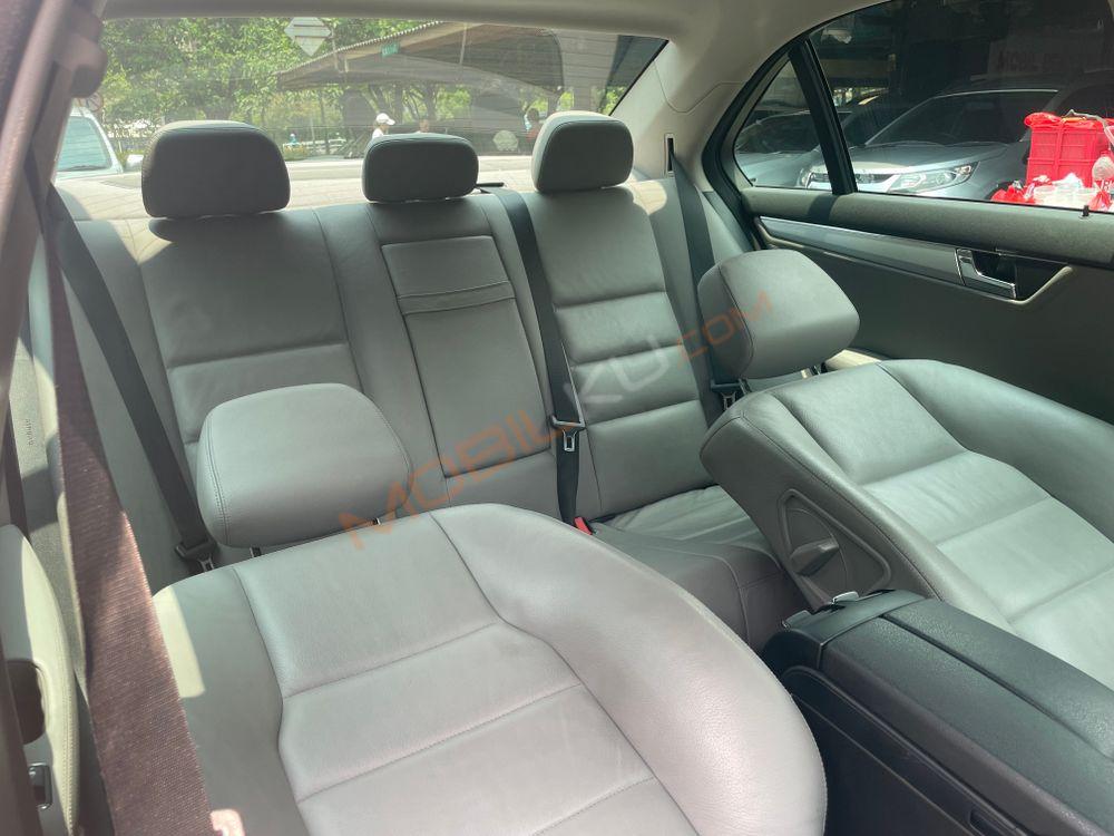 Mobil Mercedes-Benz C-Class 2008