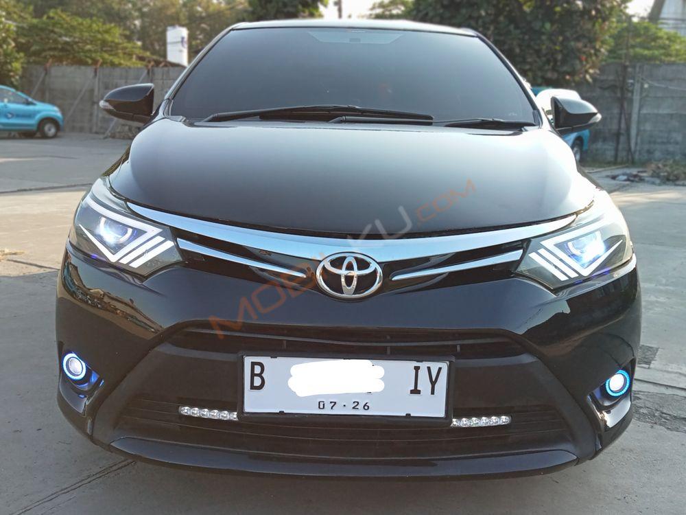 Mobil Toyota Limo 2014
