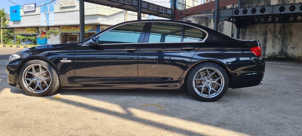 Mobil BMW 5 Series 2012