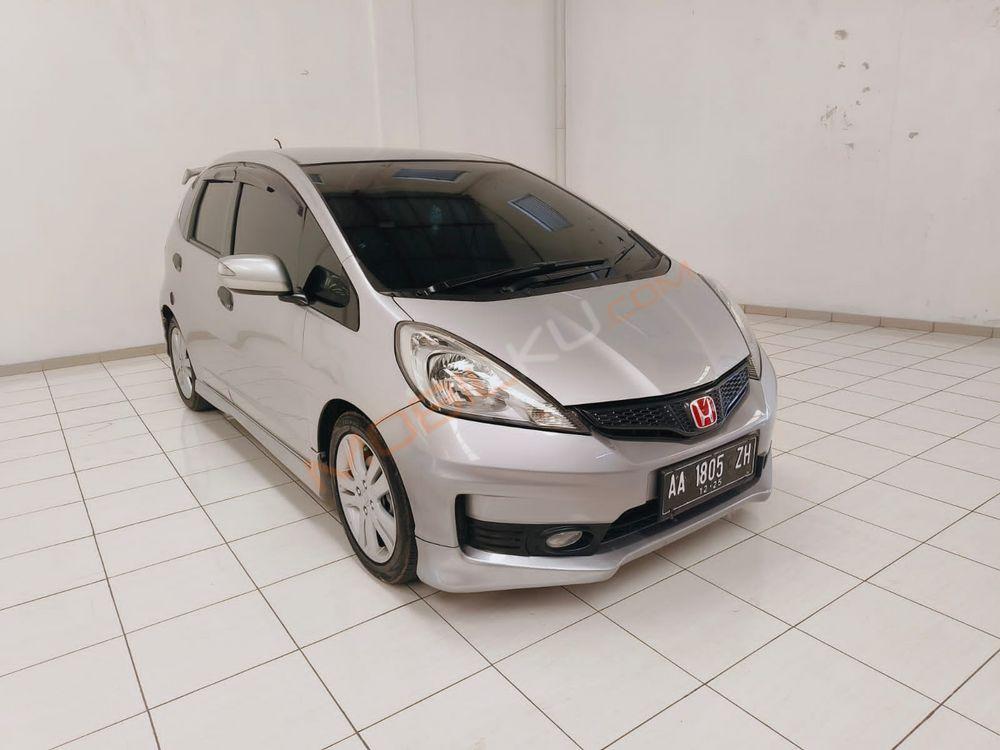 Mobil Honda Jazz 2012