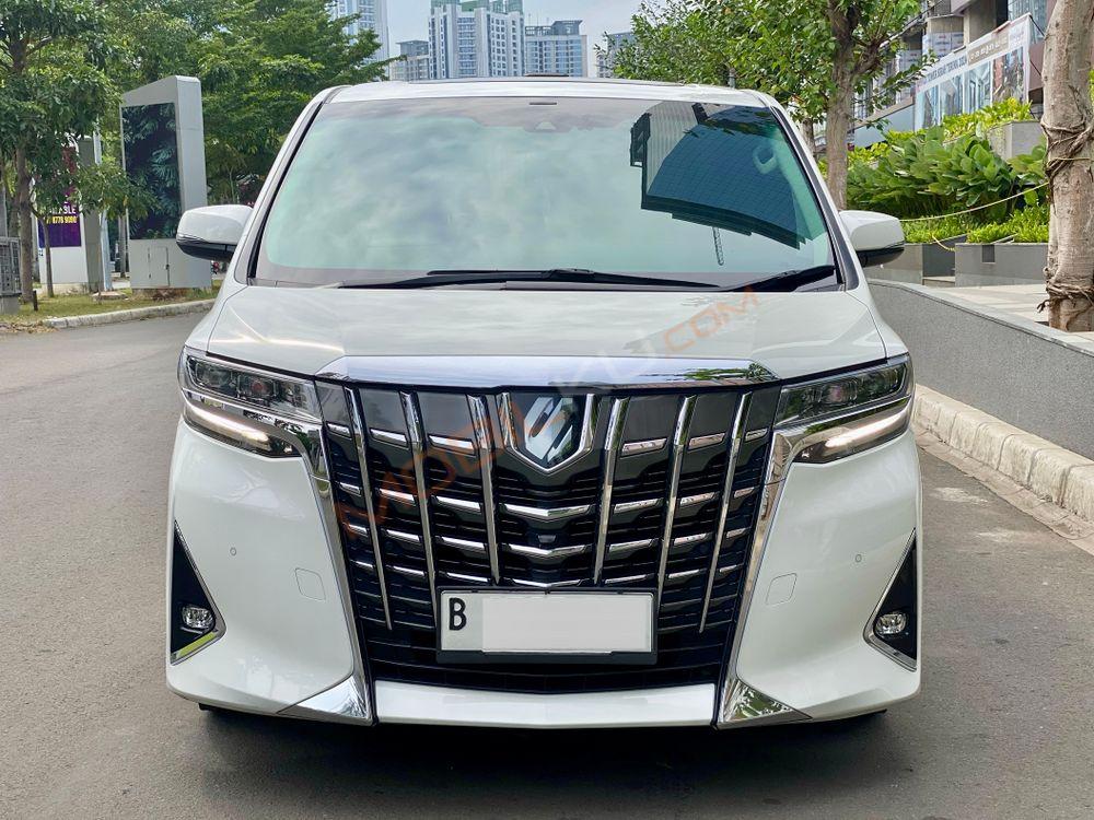 Mobil Toyota Alphard 2020