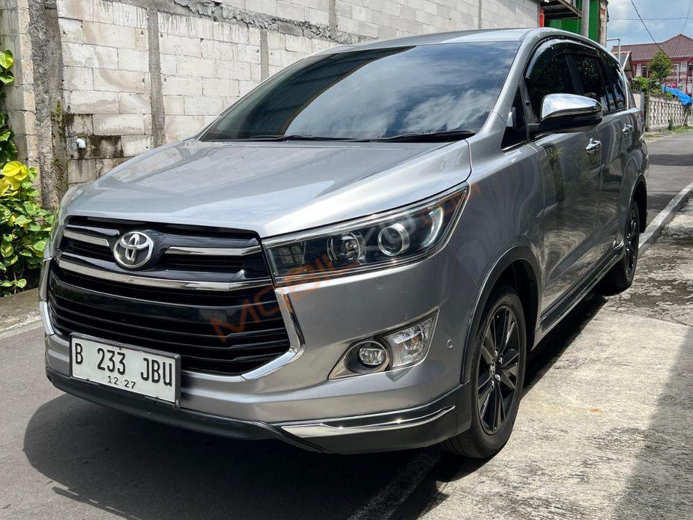Mobil Toyota Kijang Innova 2018
