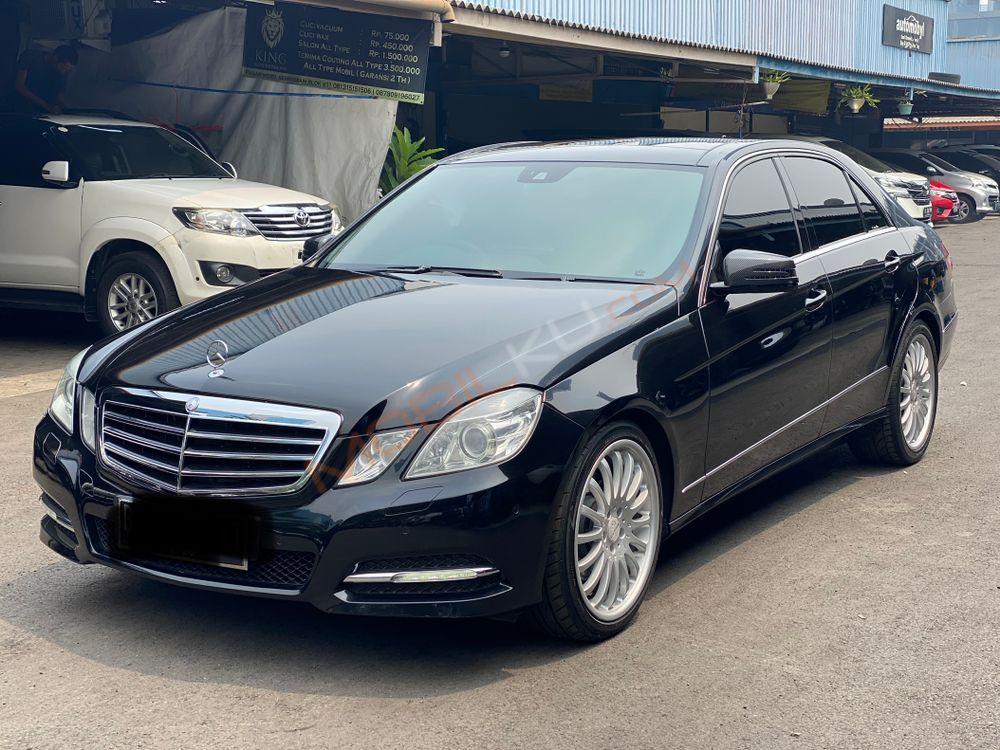 Mobil Mercedes-Benz E-Class 2011