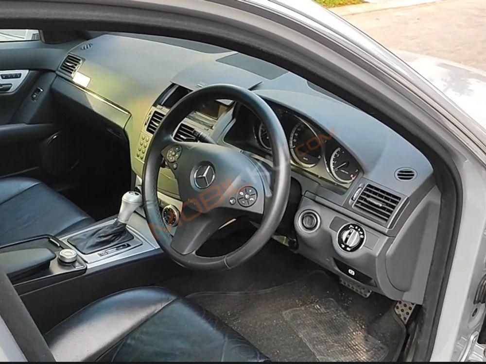 Mobil Mercedes-Benz C-Class 2010