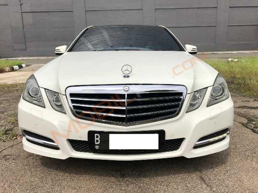 Mobil Mercedes-Benz E-Class 2012