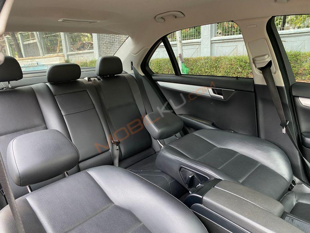 Mobil Mercedes-Benz C-Class 2014