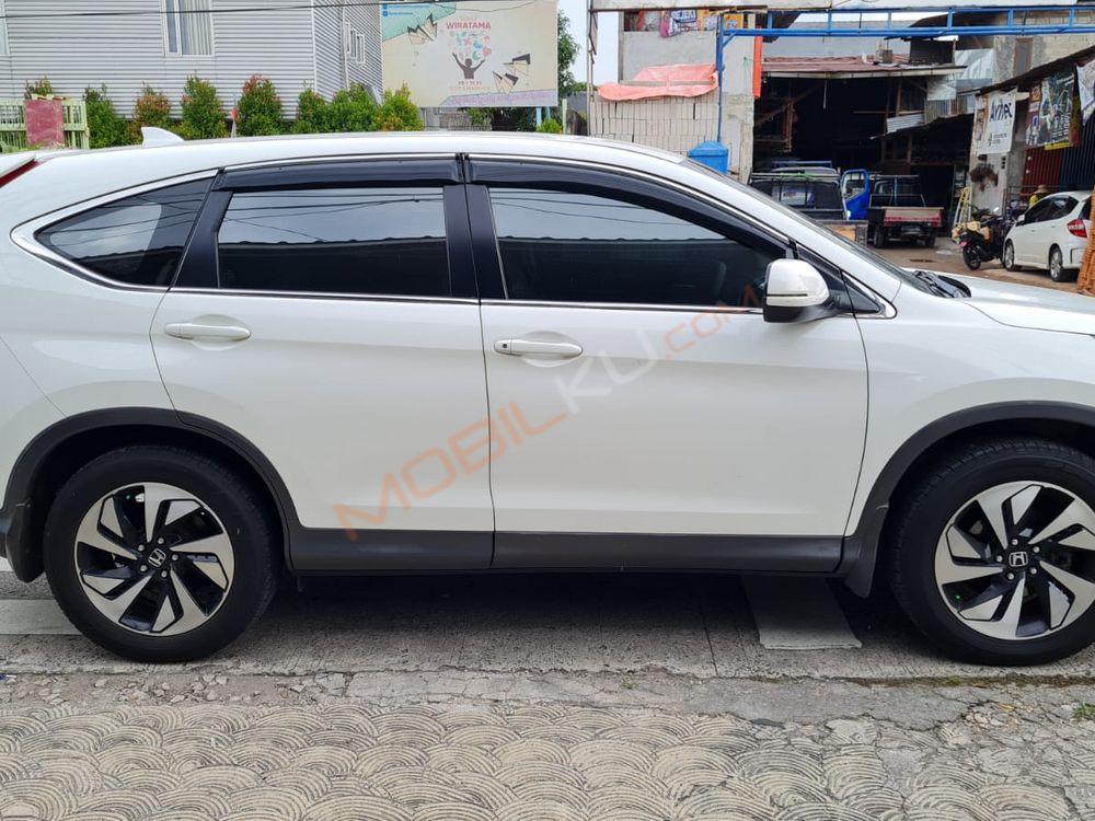 Mobil Honda CR-V 2014