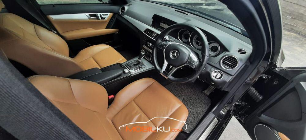 Mobil Mercedes-Benz C-Class 2013