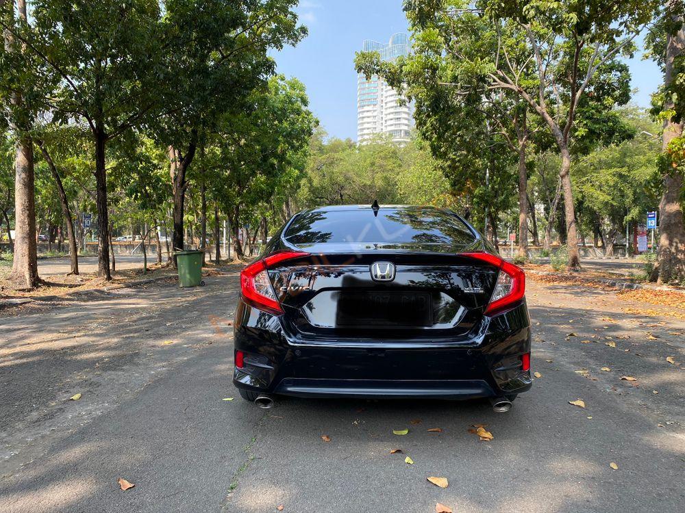 Mobil Honda Civic Sedan 2017