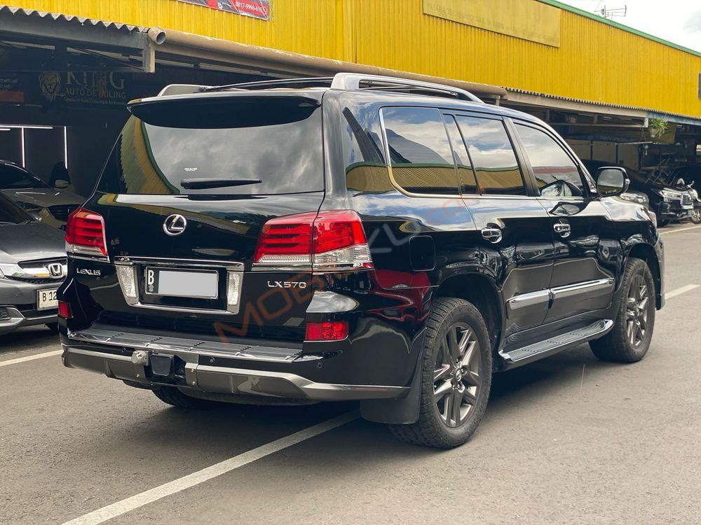 Mobil Lexus LX 2014