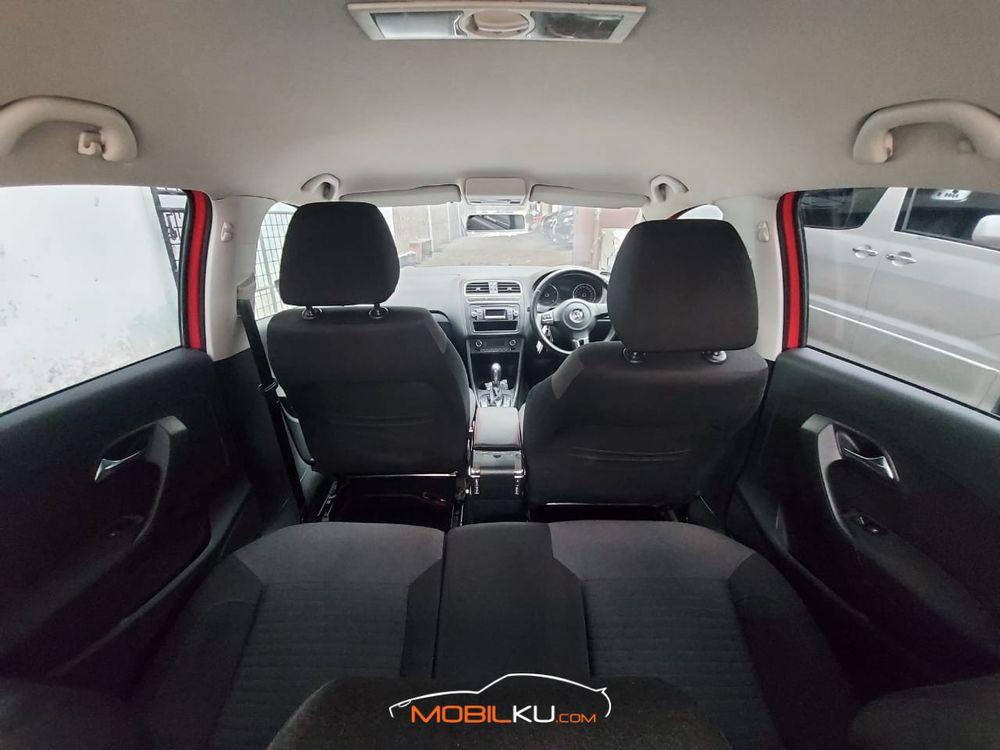 Mobil Volkswagen Polo 2013