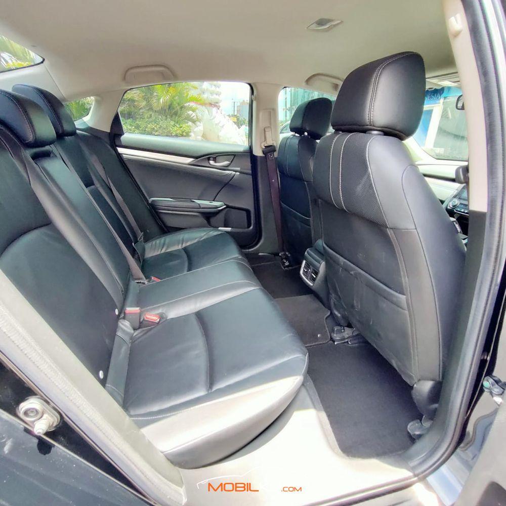 Mobil Honda Civic Sedan 2016