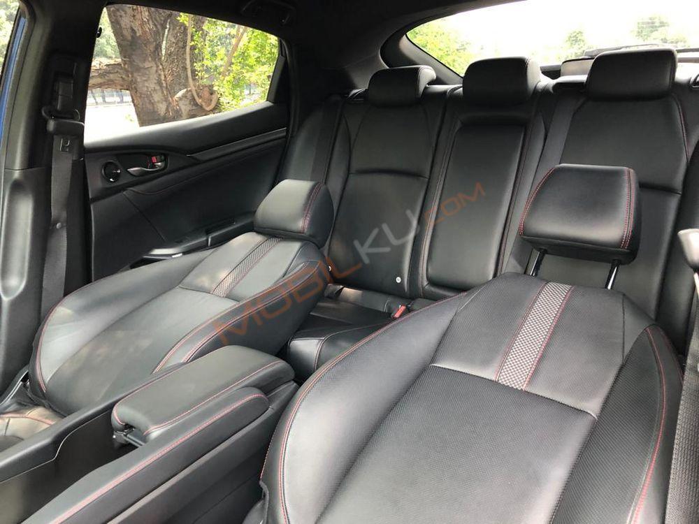 Mobil Honda Civic Hatchback 2021