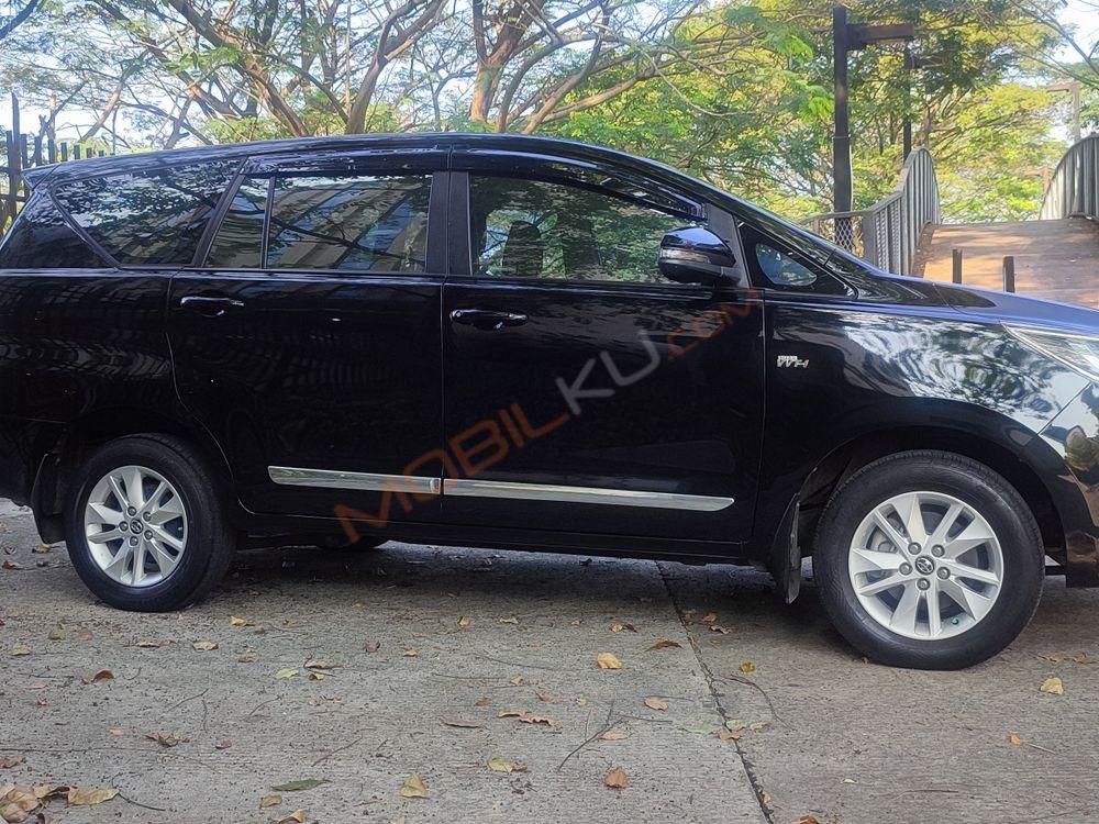 Mobil Toyota Kijang Innova 2018