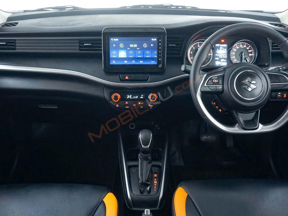 Mobil Suzuki XL7 2021
