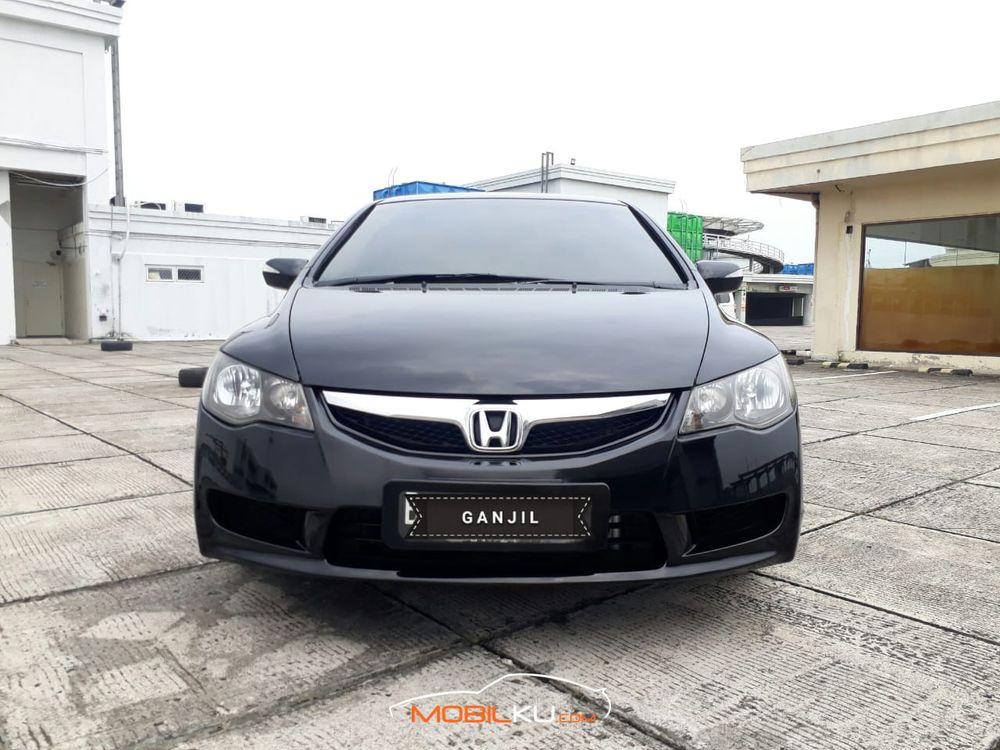 Mobil Honda Civic Sedan 2011