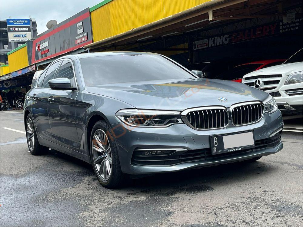 Mobil BMW 5 Series 2020