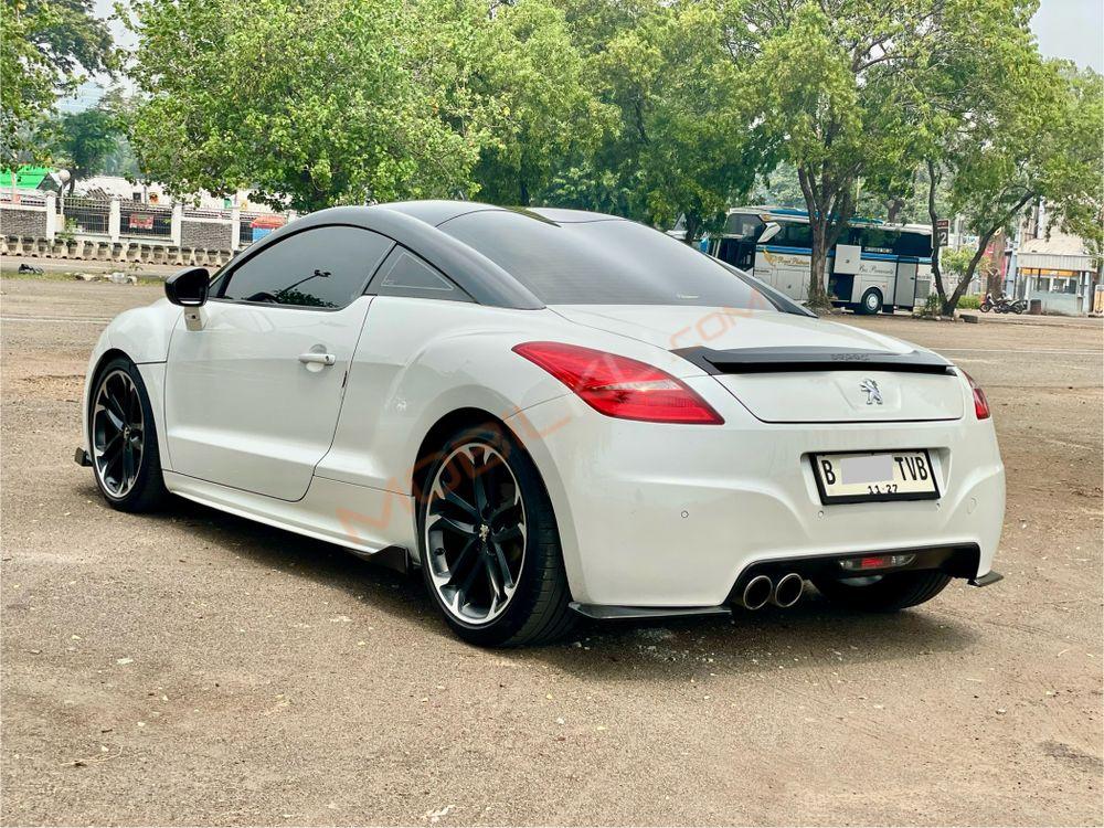 Mobil Peugeot RCZ 2012